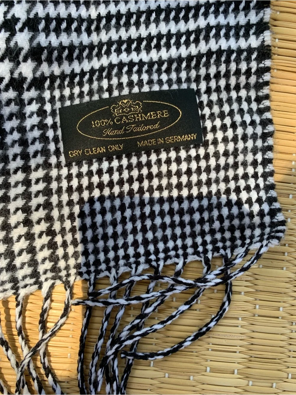 Checkered B&W Cashmere wool Scarf w/ fringe Like New